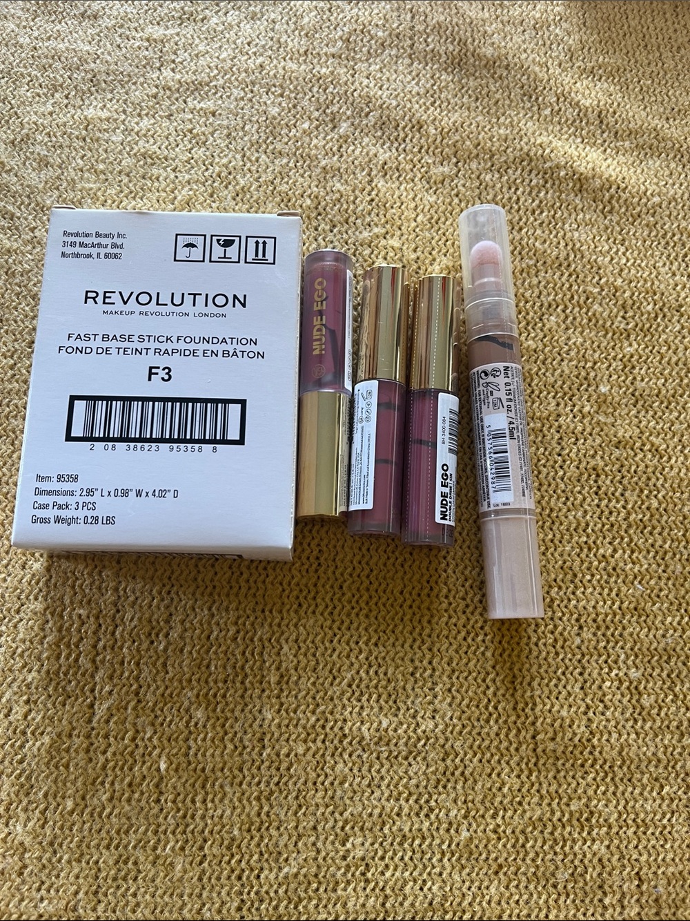 Revolution Fast Base Stick Foundation F3 with Pink Lip Set